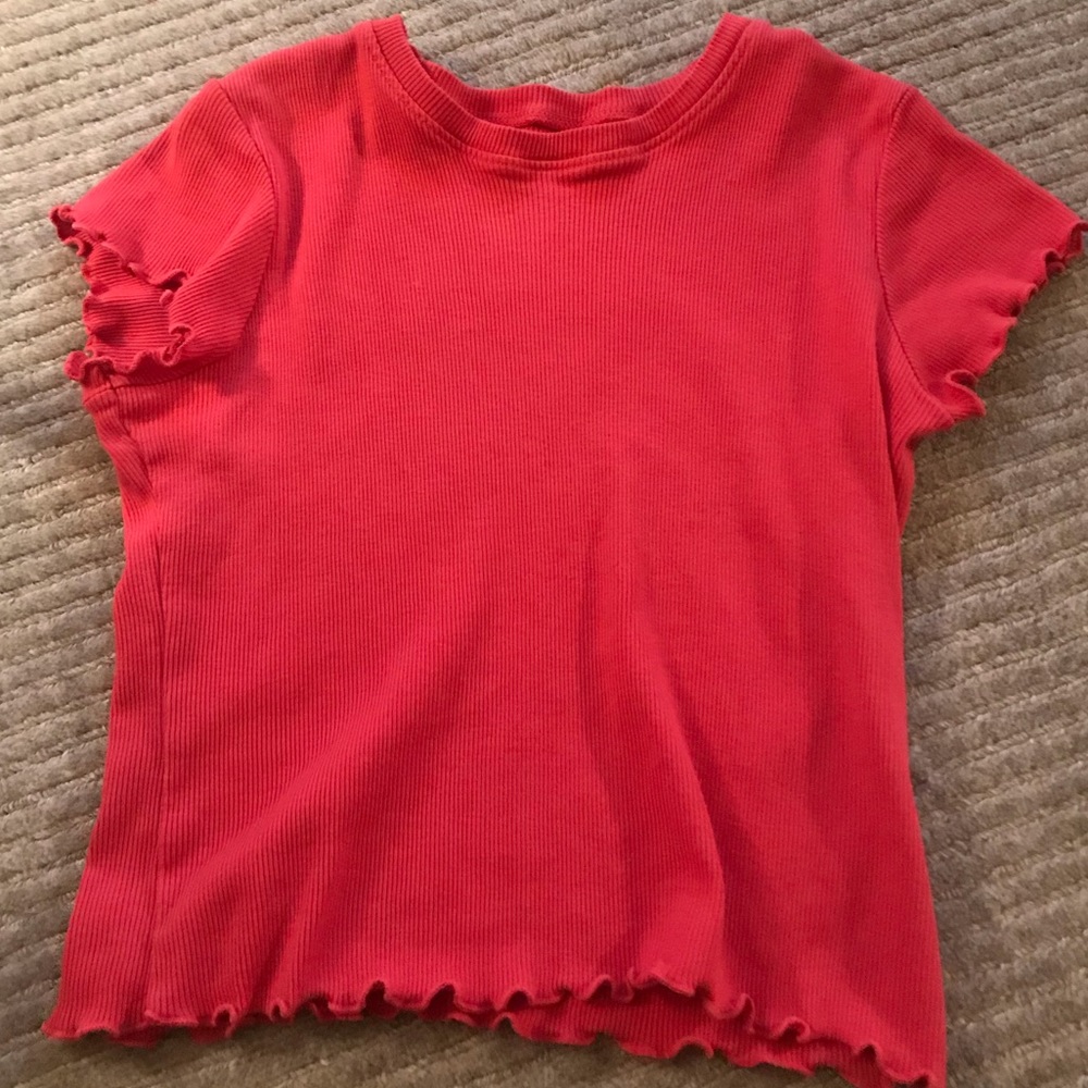 brandy melville red lettuce edge ribbed shirt! 💓